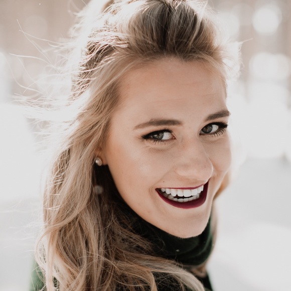 Meet your Posher, Tonya - Picture 1 of 3